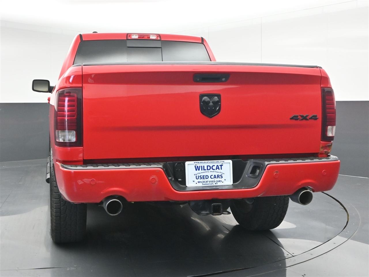 RAM 1500 Sport Crew Cab SWB 4WD 2016