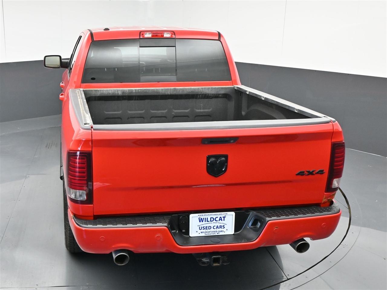 RAM 1500 Sport Crew Cab SWB 4WD 2016