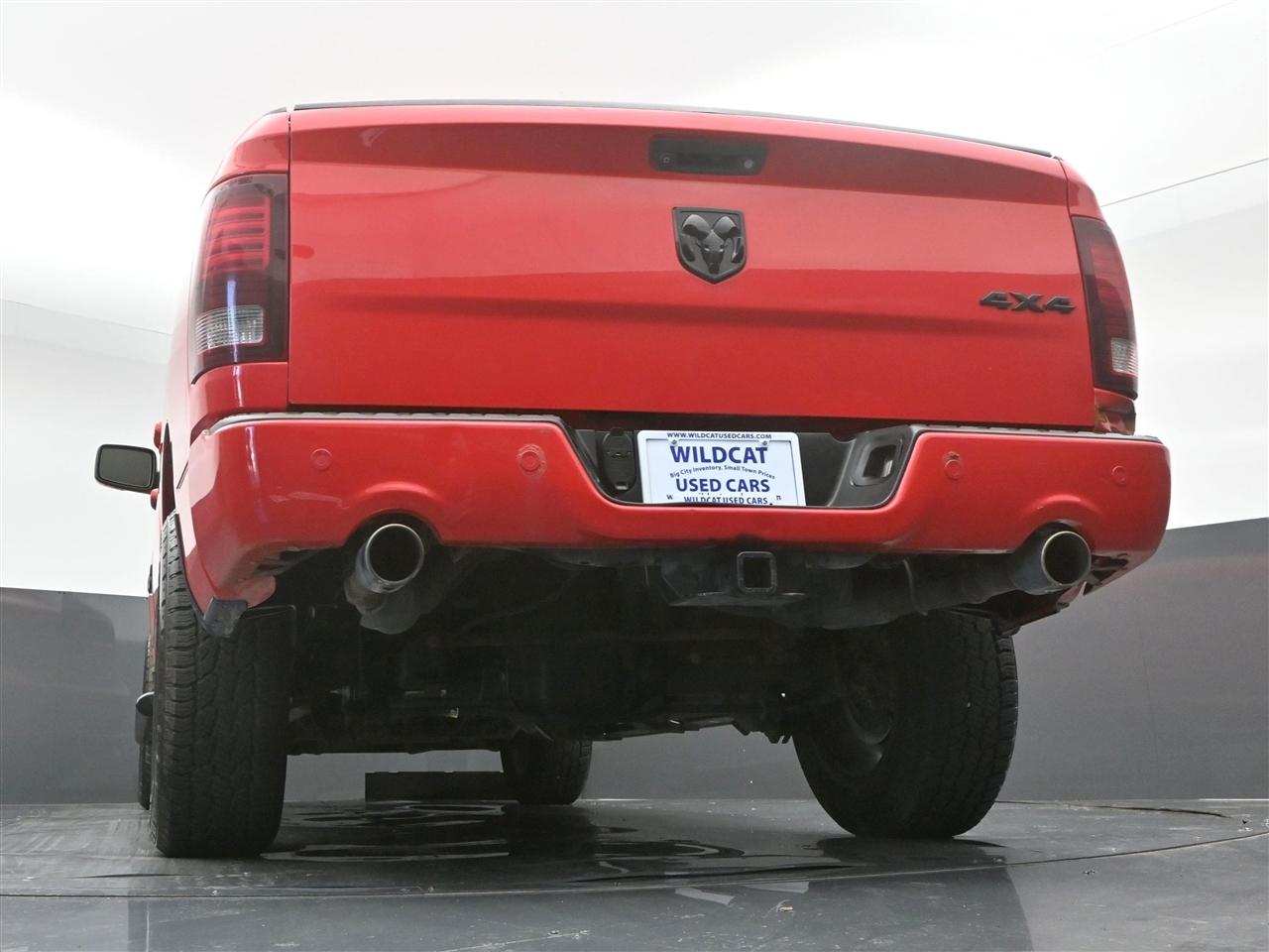 RAM 1500 Sport Crew Cab SWB 4WD 2016