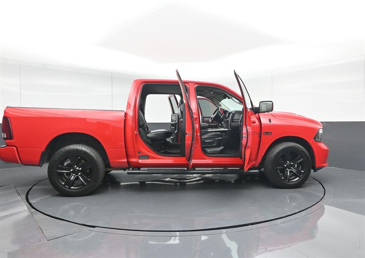 RAM 1500 Sport Crew Cab SWB 4WD 2016