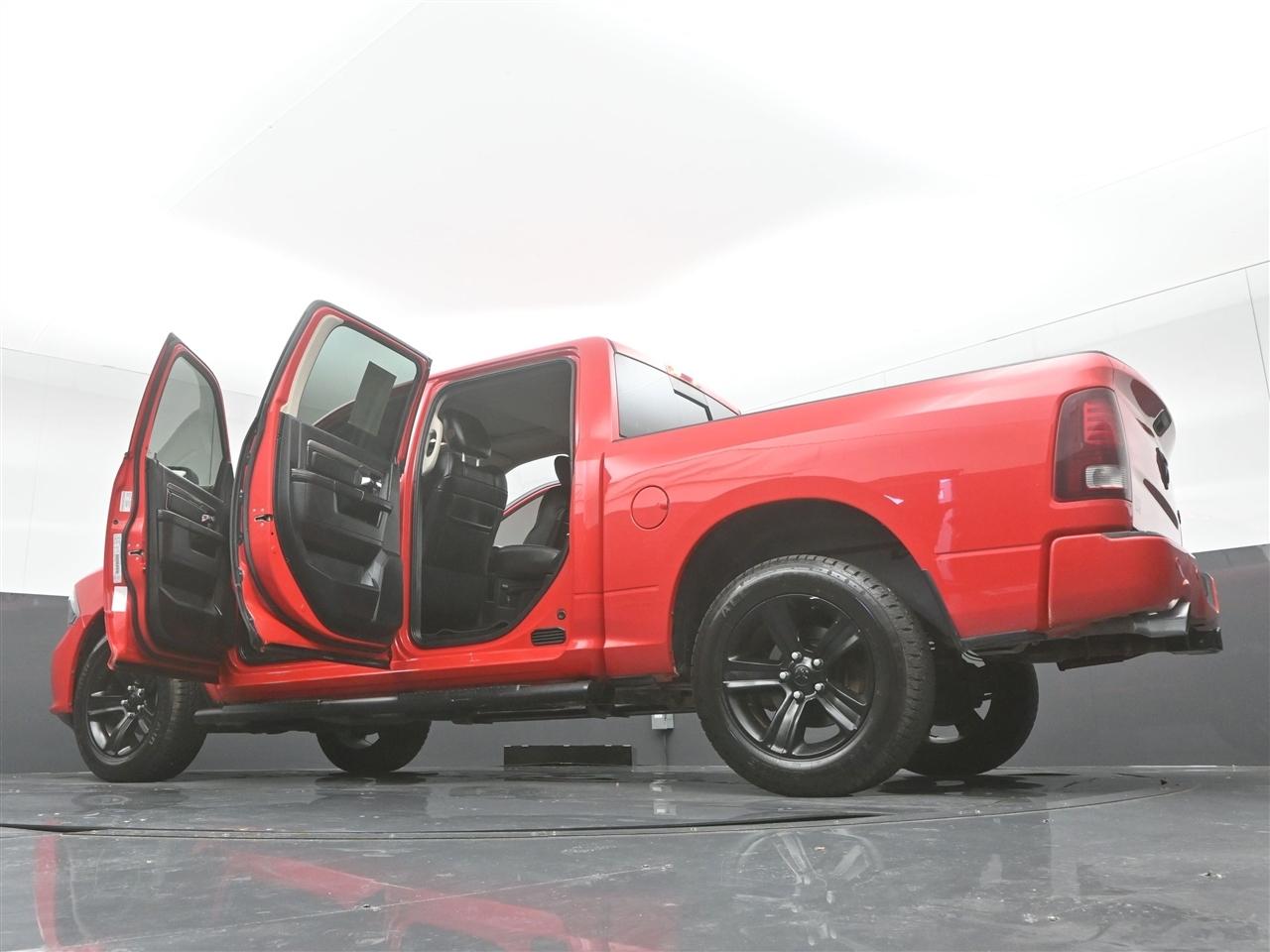 RAM 1500 Sport Crew Cab SWB 4WD 2016