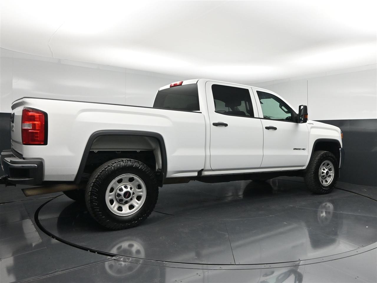 GMC Sierra 2500HD Base Crew Cab 4WD 2017