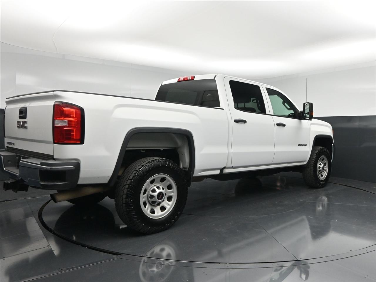 GMC Sierra 2500HD Base Crew Cab 4WD 2017