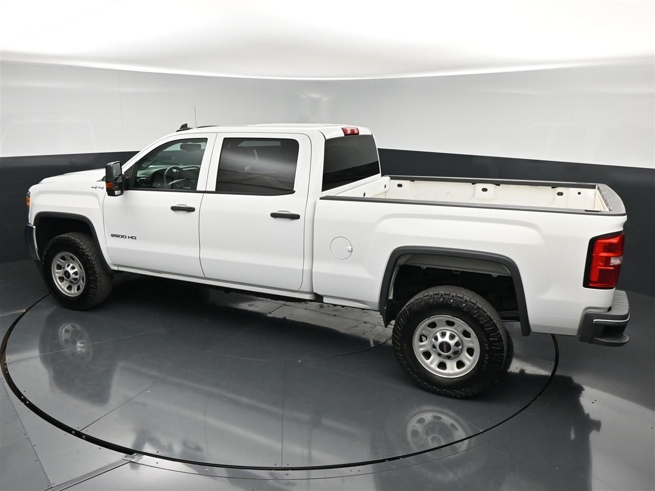 GMC Sierra 2500HD Base Crew Cab 4WD 2017