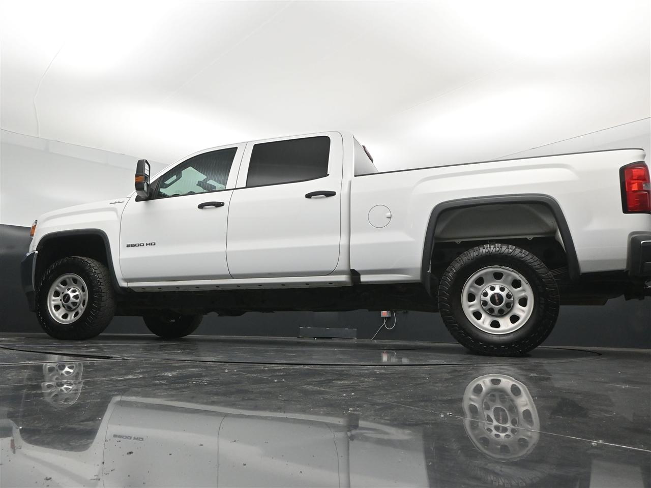 GMC Sierra 2500HD Base Crew Cab 4WD 2017