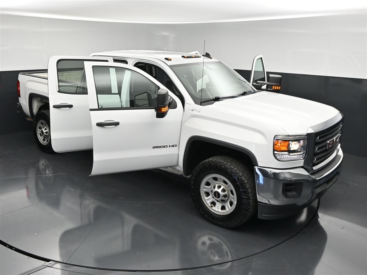 GMC Sierra 2500HD Base Crew Cab 4WD 2017