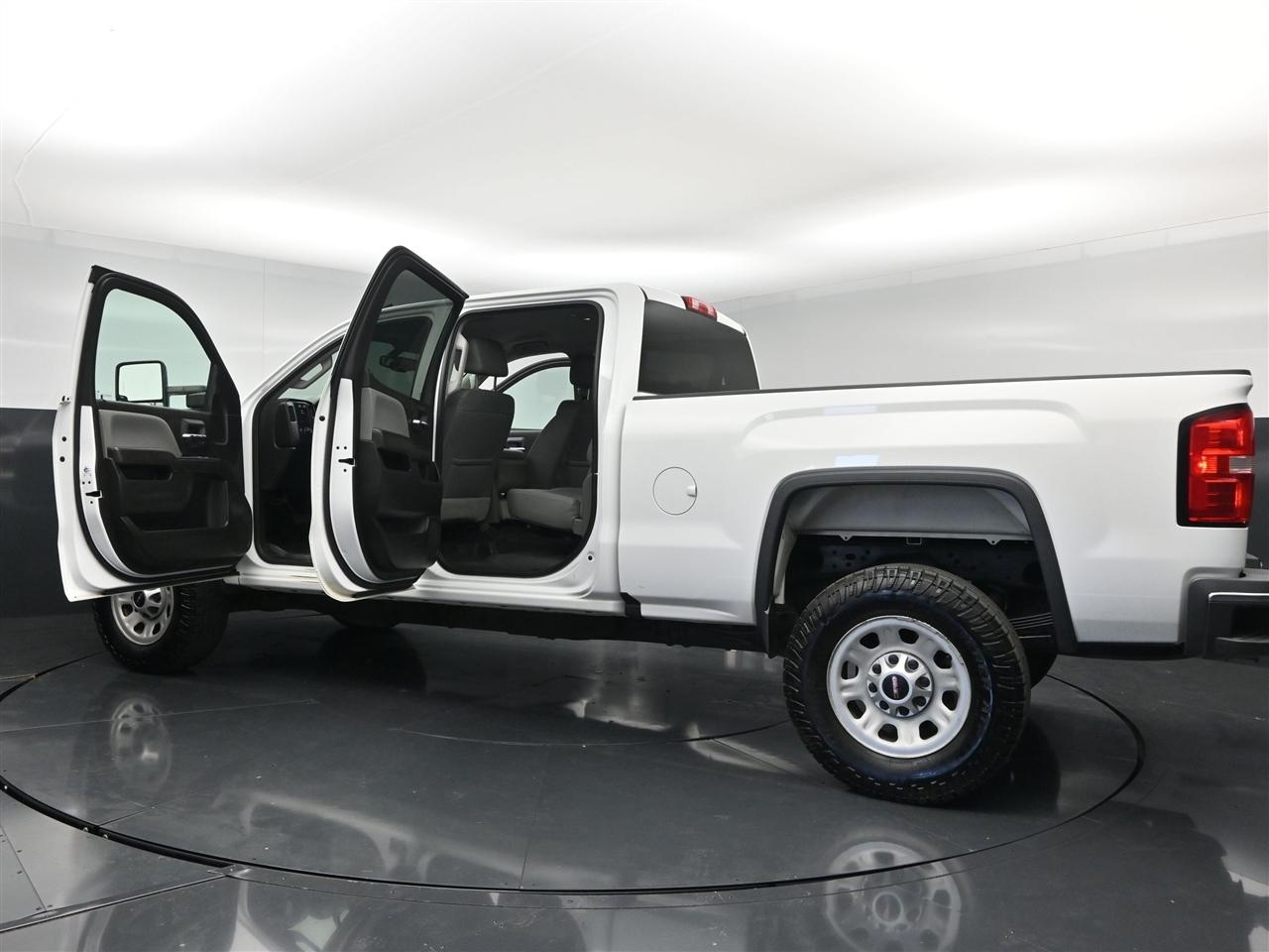 GMC Sierra 2500HD Base Crew Cab 4WD 2017
