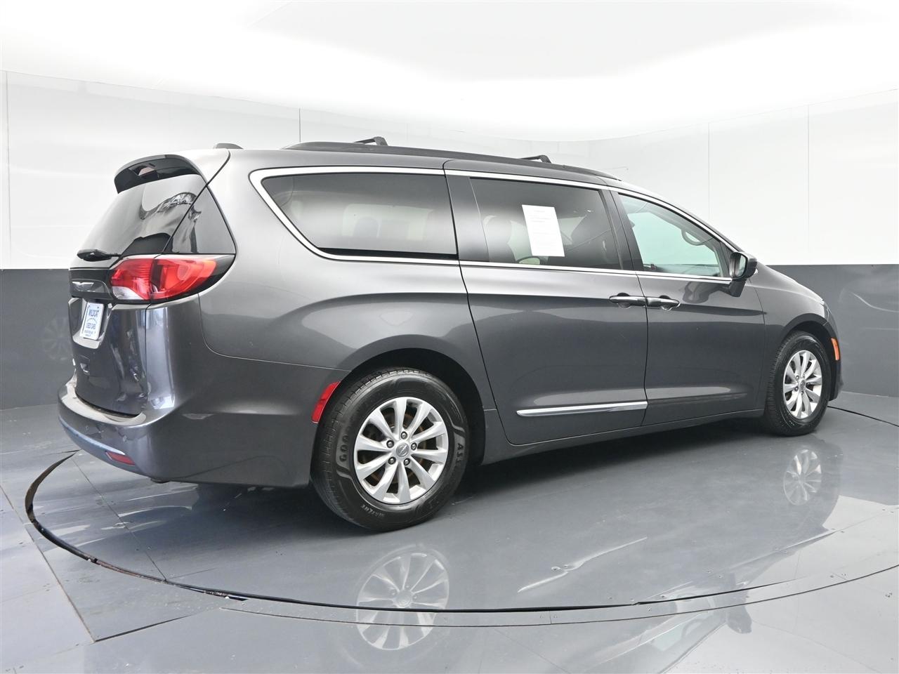 Chrysler Pacifica Touring-L 2017