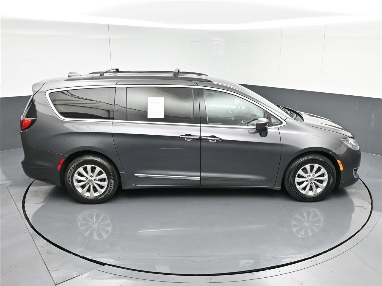 Chrysler Pacifica Touring-L 2017