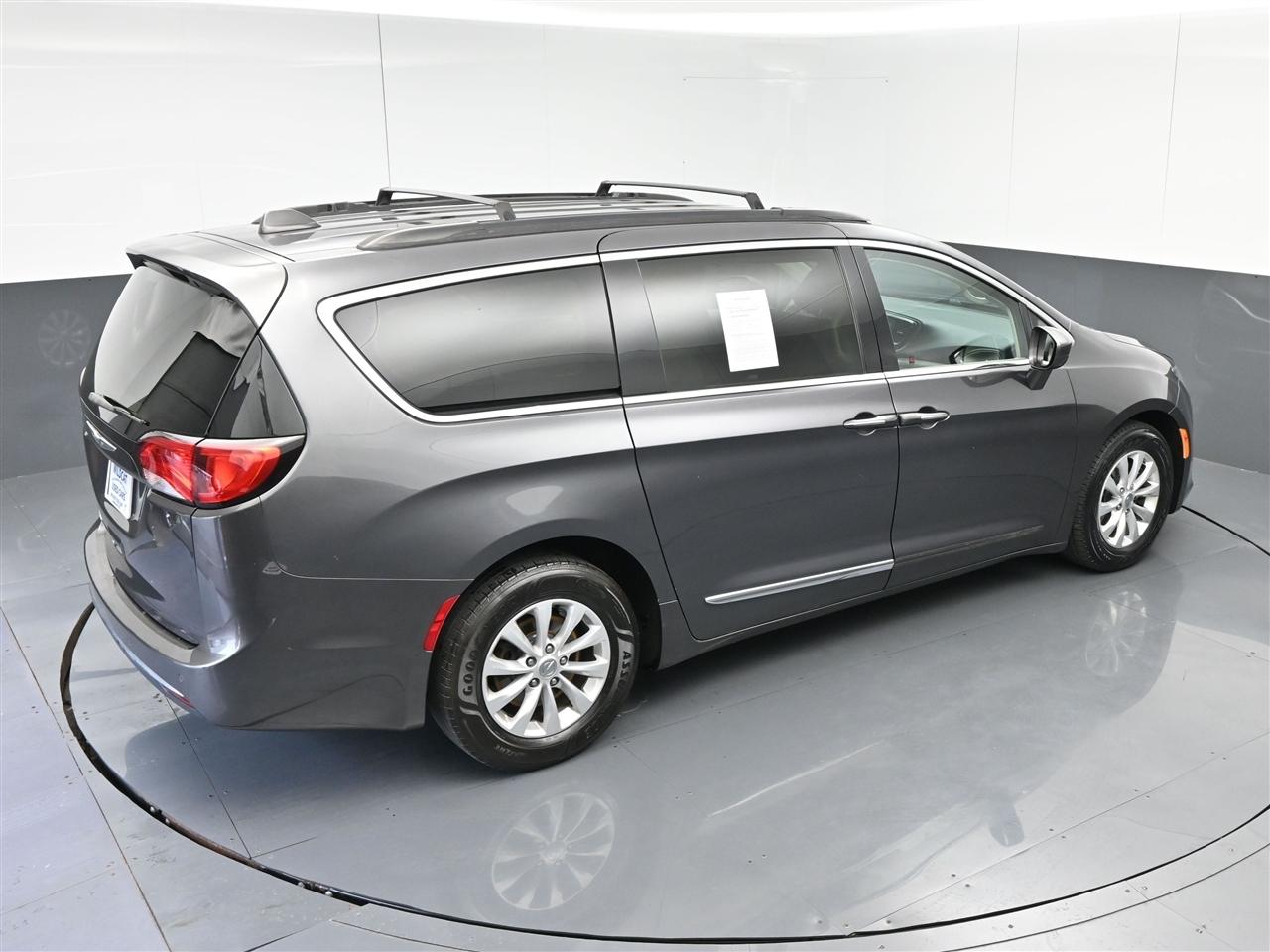 Chrysler Pacifica Touring-L 2017