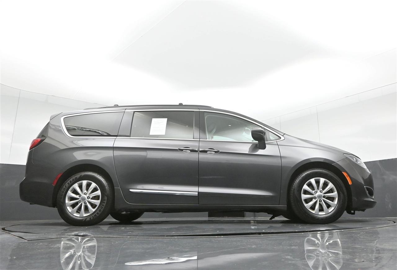Chrysler Pacifica Touring-L 2017
