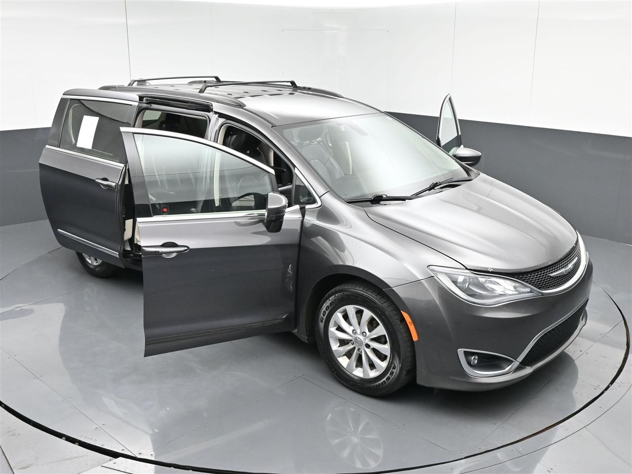 Chrysler Pacifica Touring-L 2017