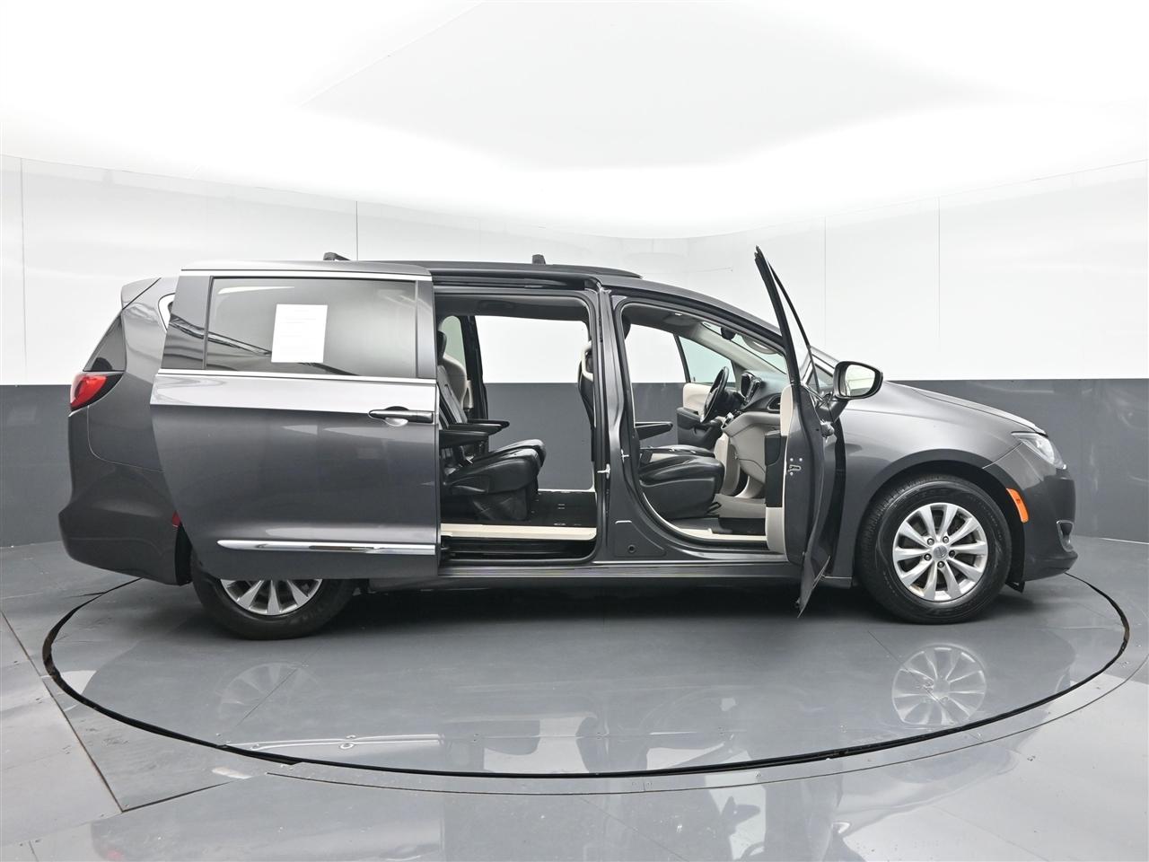 Chrysler Pacifica Touring-L 2017