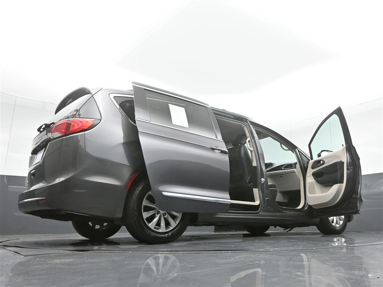Chrysler Pacifica Touring-L 2017