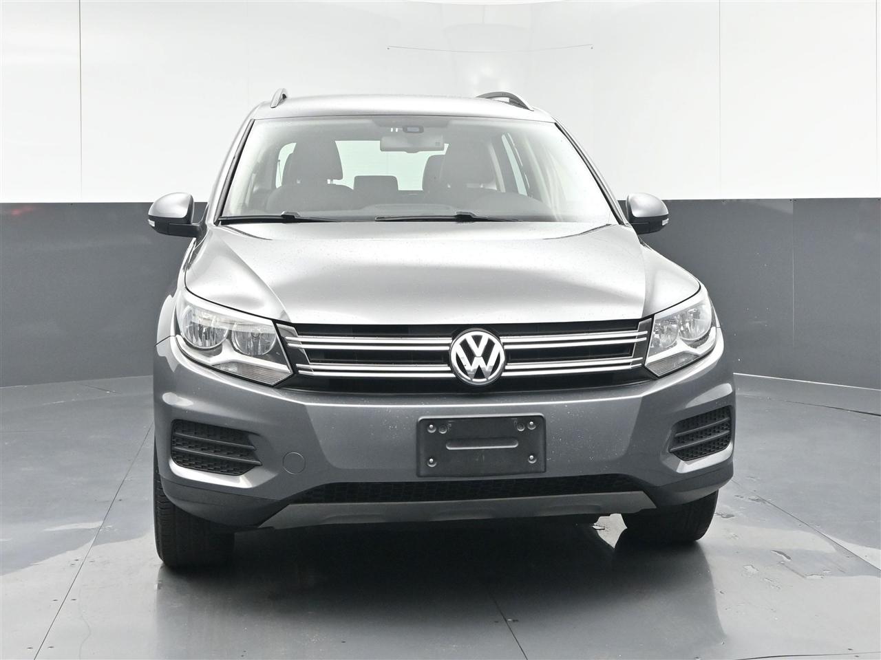 Volkswagen Tiguan S 2016