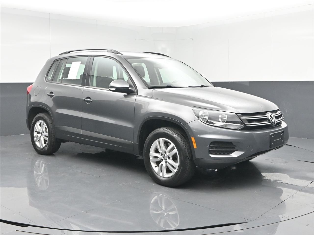 Volkswagen Tiguan S 2016