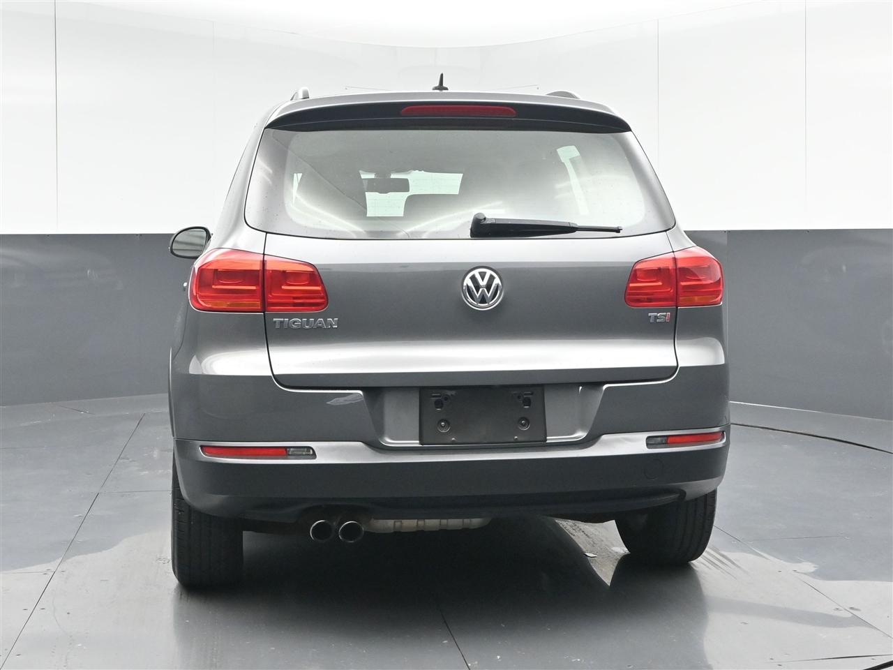 Volkswagen Tiguan S 2016