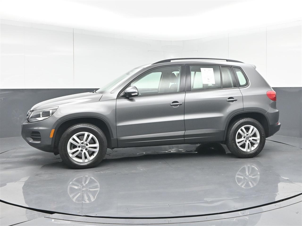 Volkswagen Tiguan S 2016