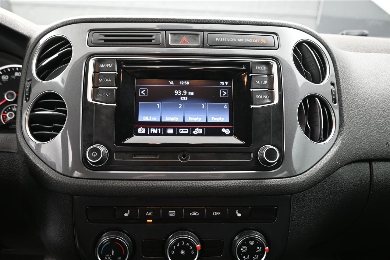 Volkswagen Tiguan S 2016