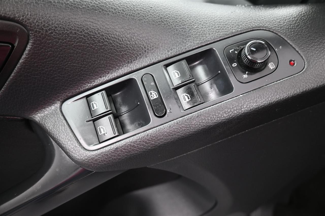 Volkswagen Tiguan S 2016
