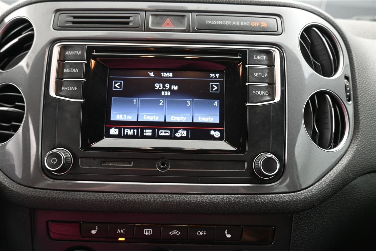 Volkswagen Tiguan S 2016