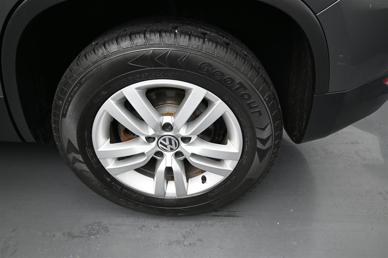 Volkswagen Tiguan S 2016