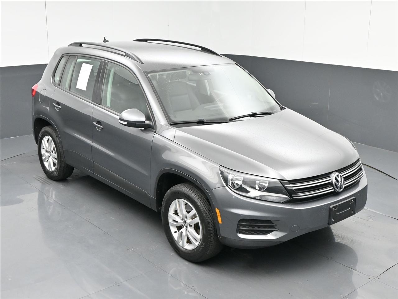Volkswagen Tiguan S 2016