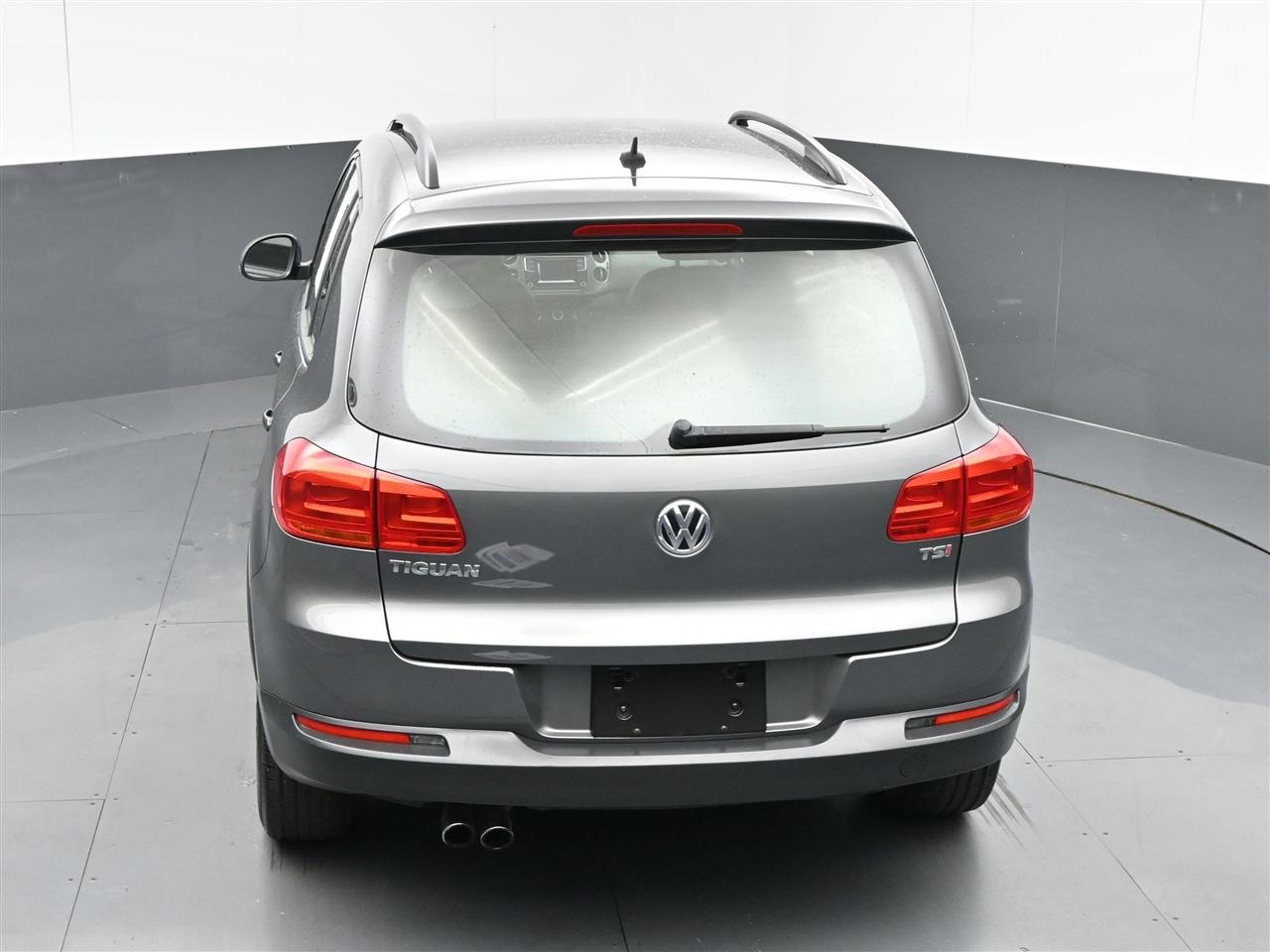 Volkswagen Tiguan S 2016