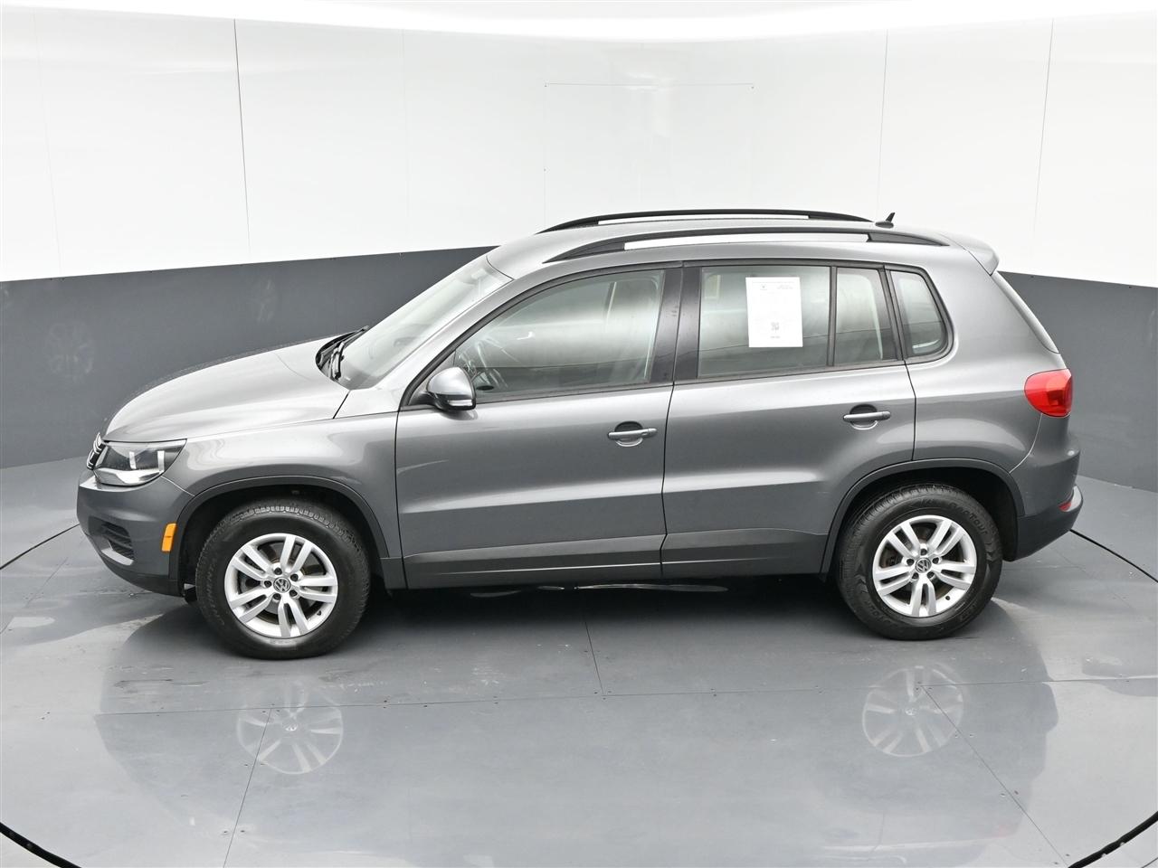 Volkswagen Tiguan S 2016