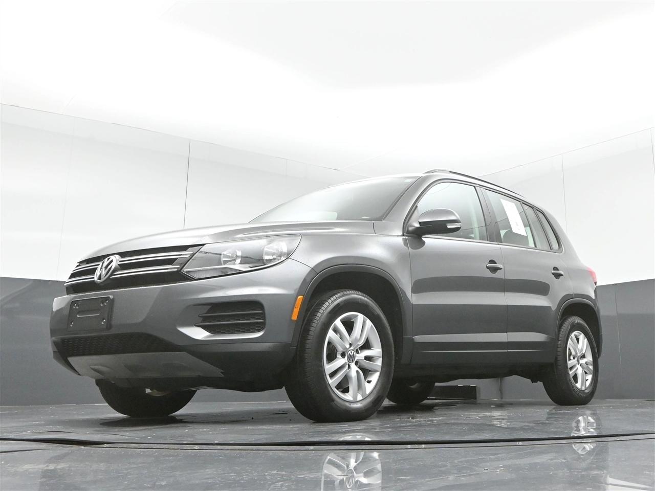 Volkswagen Tiguan S 2016