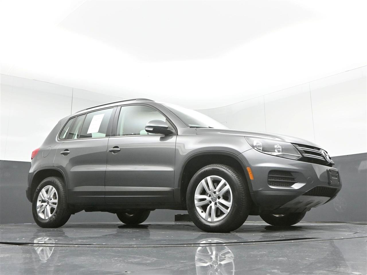 Volkswagen Tiguan S 2016
