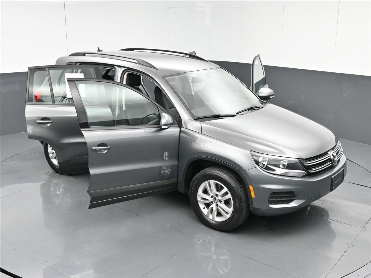 Volkswagen Tiguan S 2016