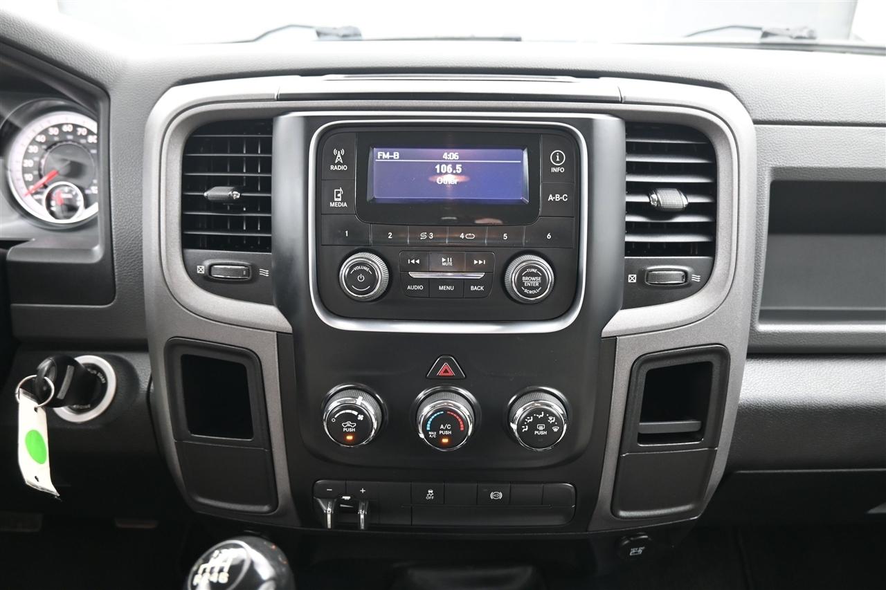 RAM 2500 Tradesman Crew Cab SWB 4WD 2015