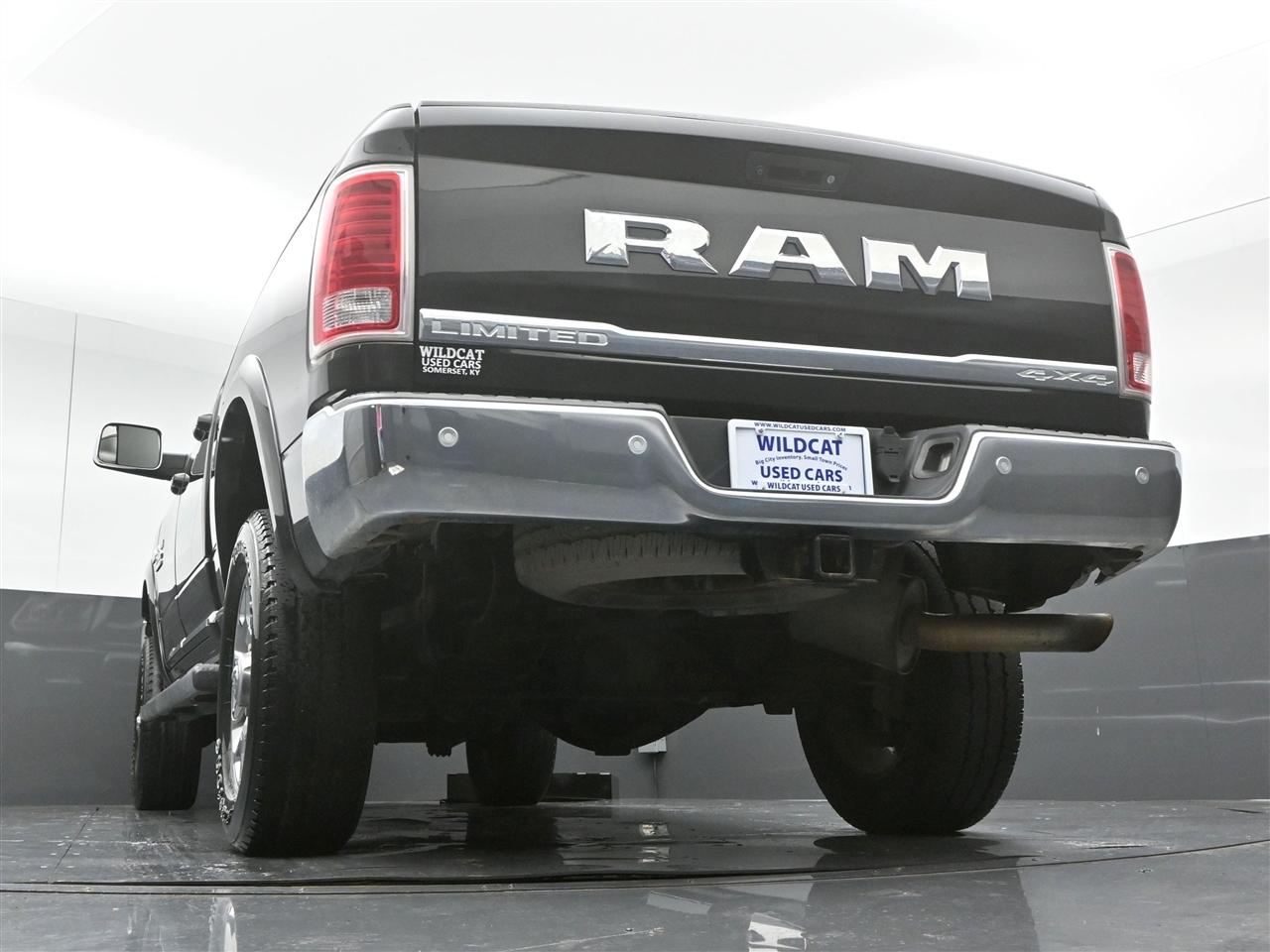 RAM 2500 Longhorn Crew Cab SWB 4WD 2016