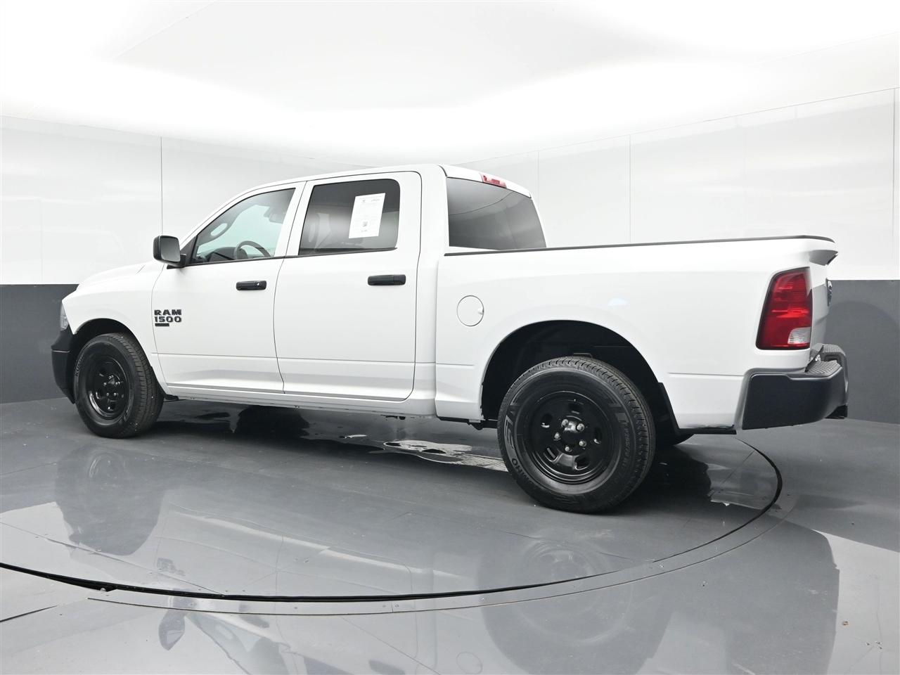 RAM 1500 Classic Tradesman Crew Cab SWB 2WD 2019