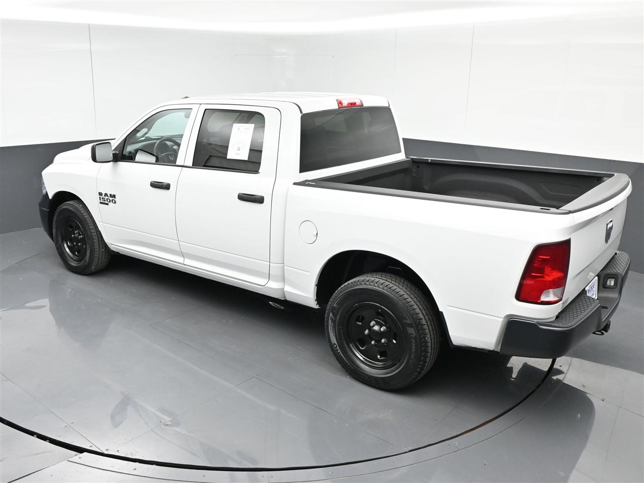 RAM 1500 Classic Tradesman Crew Cab SWB 2WD 2019