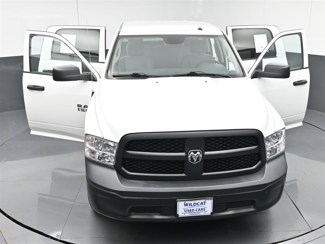 RAM 1500 Classic Tradesman Crew Cab SWB 2WD 2019