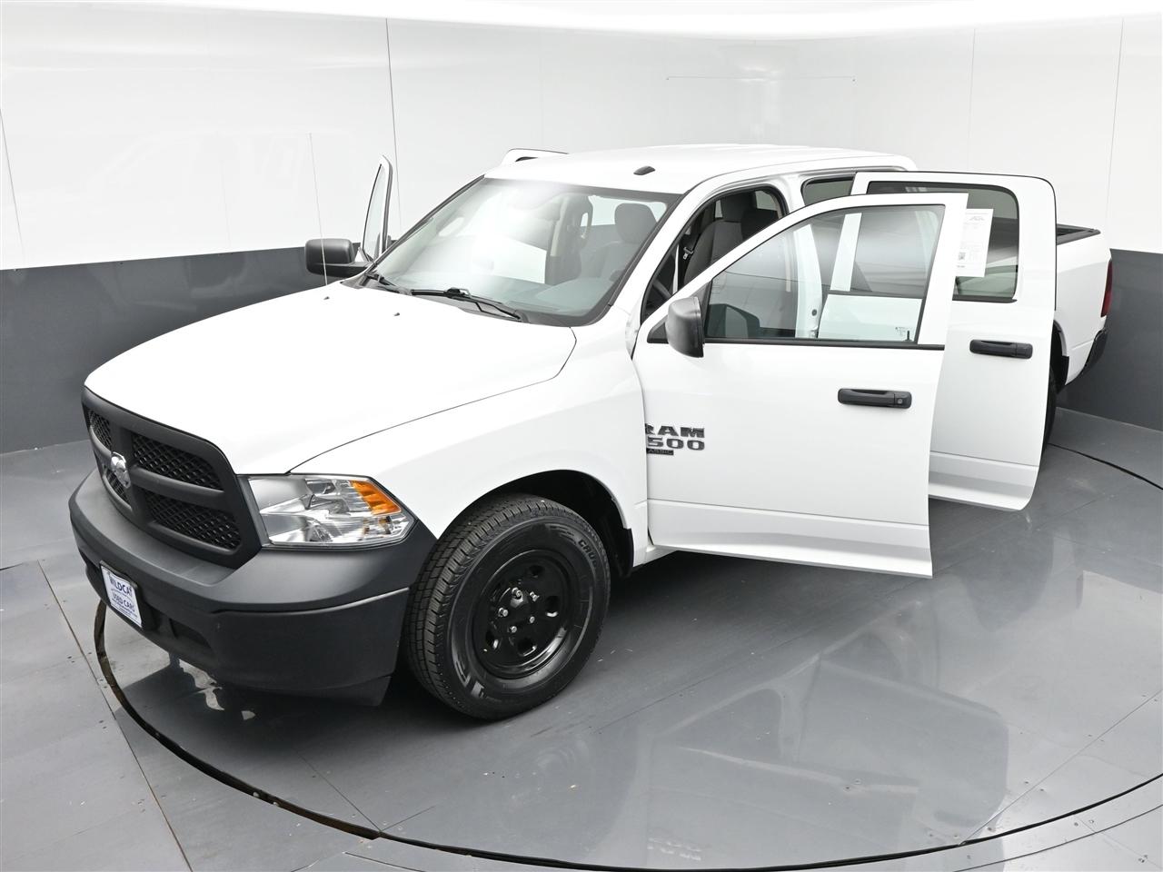 RAM 1500 Classic Tradesman Crew Cab SWB 2WD 2019