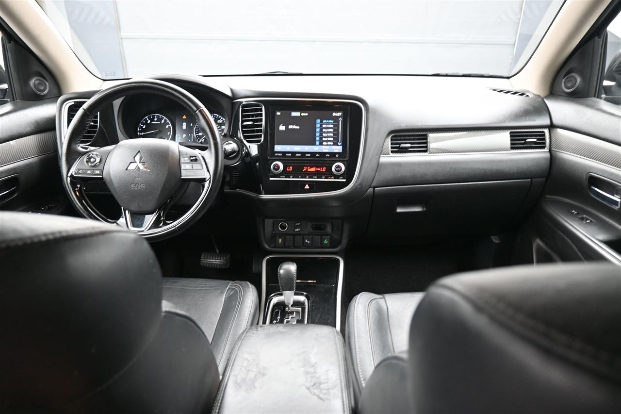 Mitsubishi Outlander SE 2WD 2020