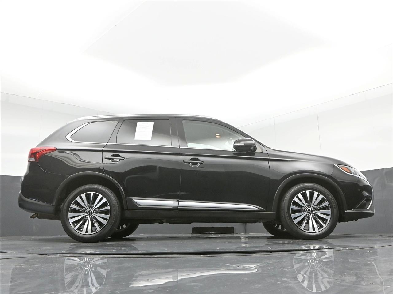 Mitsubishi Outlander SE 2WD 2020