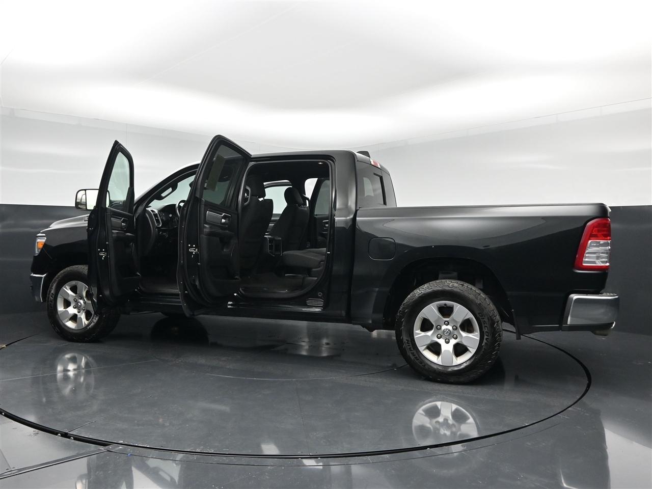 RAM 1500 Big Horn Crew Cab SWB 4WD 2019