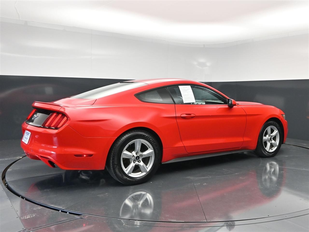 Ford Mustang EcoBoost Coupe 2015