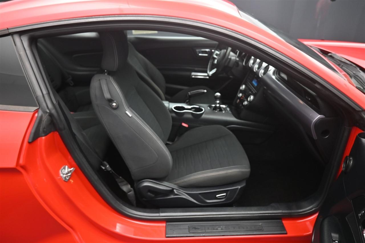 Ford Mustang EcoBoost Coupe 2015