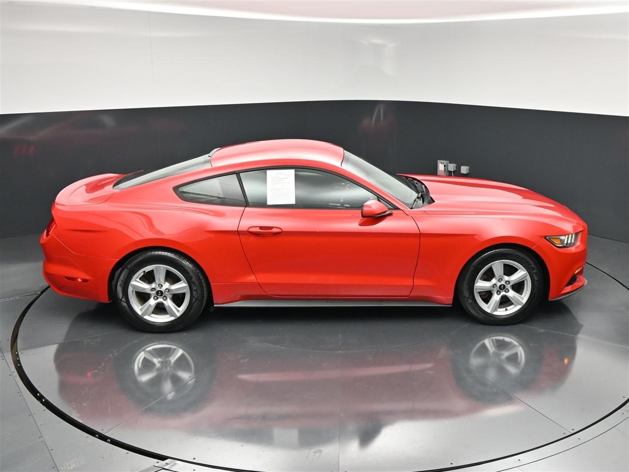 Ford Mustang EcoBoost Coupe 2015