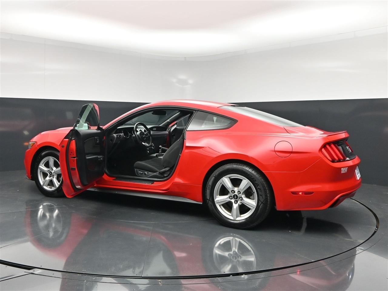 Ford Mustang EcoBoost Coupe 2015