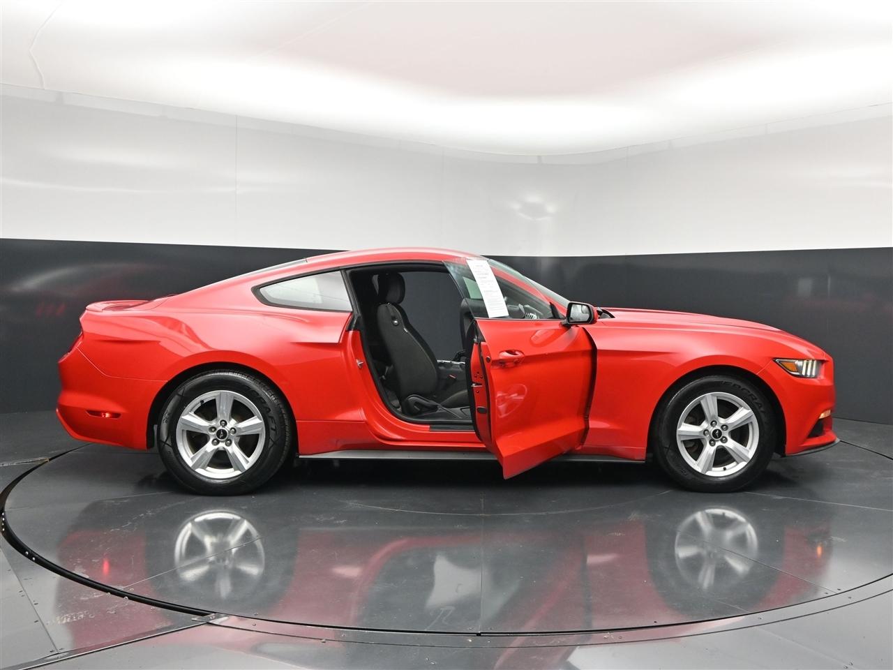 Ford Mustang EcoBoost Coupe 2015
