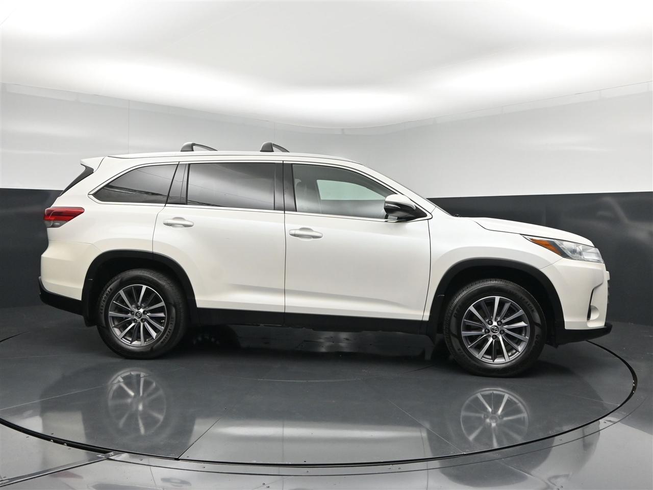 Toyota Highlander XLE AWD V6 2019