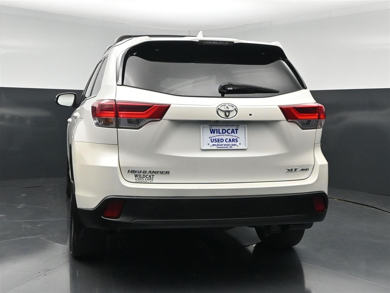 Toyota Highlander XLE AWD V6 2019