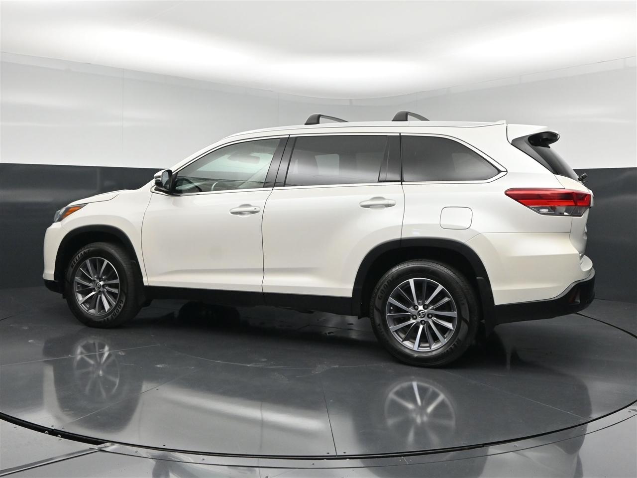 Toyota Highlander XLE AWD V6 2019