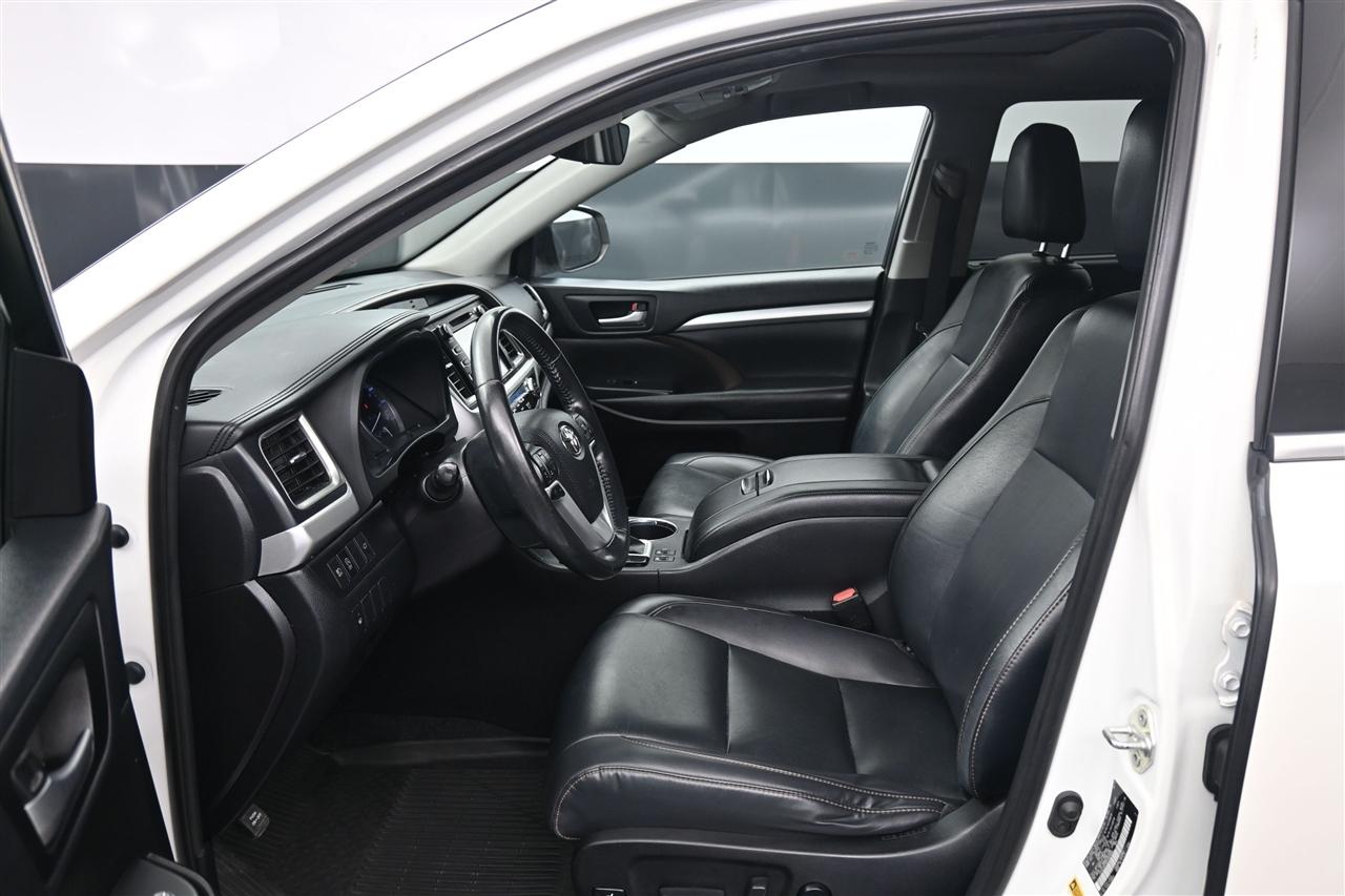 Toyota Highlander XLE AWD V6 2019
